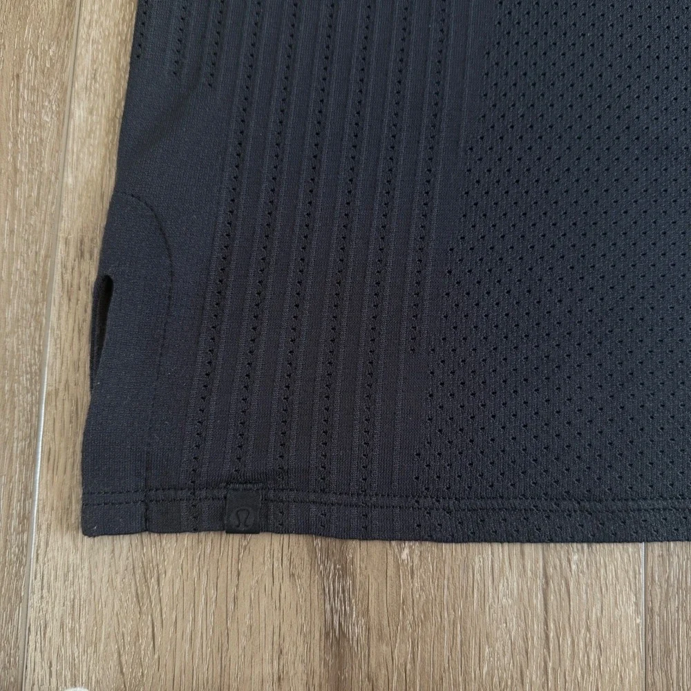 Lululemon Train to Be Tank Top Black Size 6 Mesh Breathable Crop Athletic